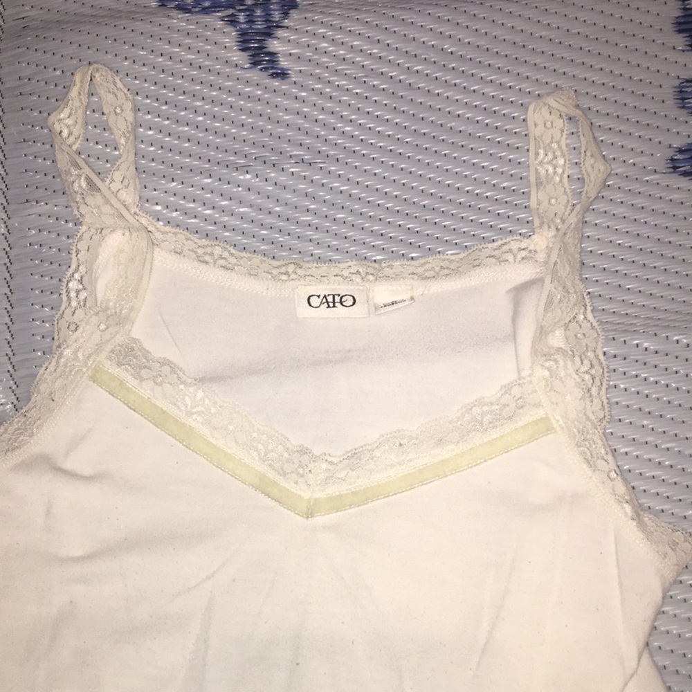 Women’s Top - Picture 2 of 3